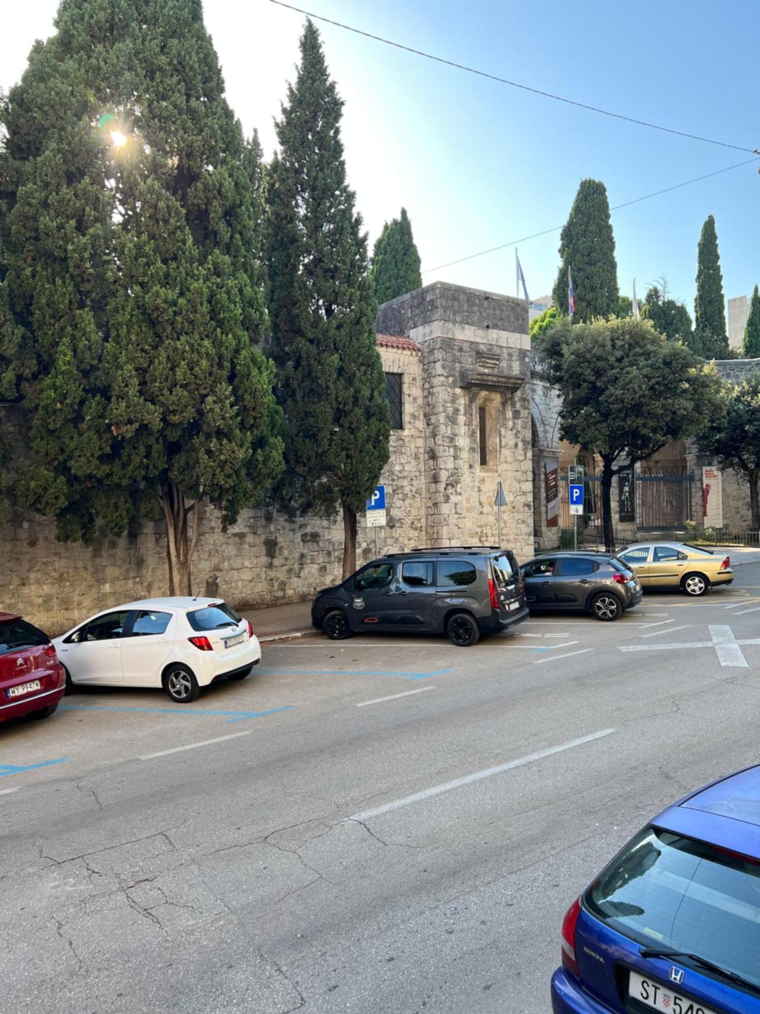 Apartment Gallery Split Bagian luar foto