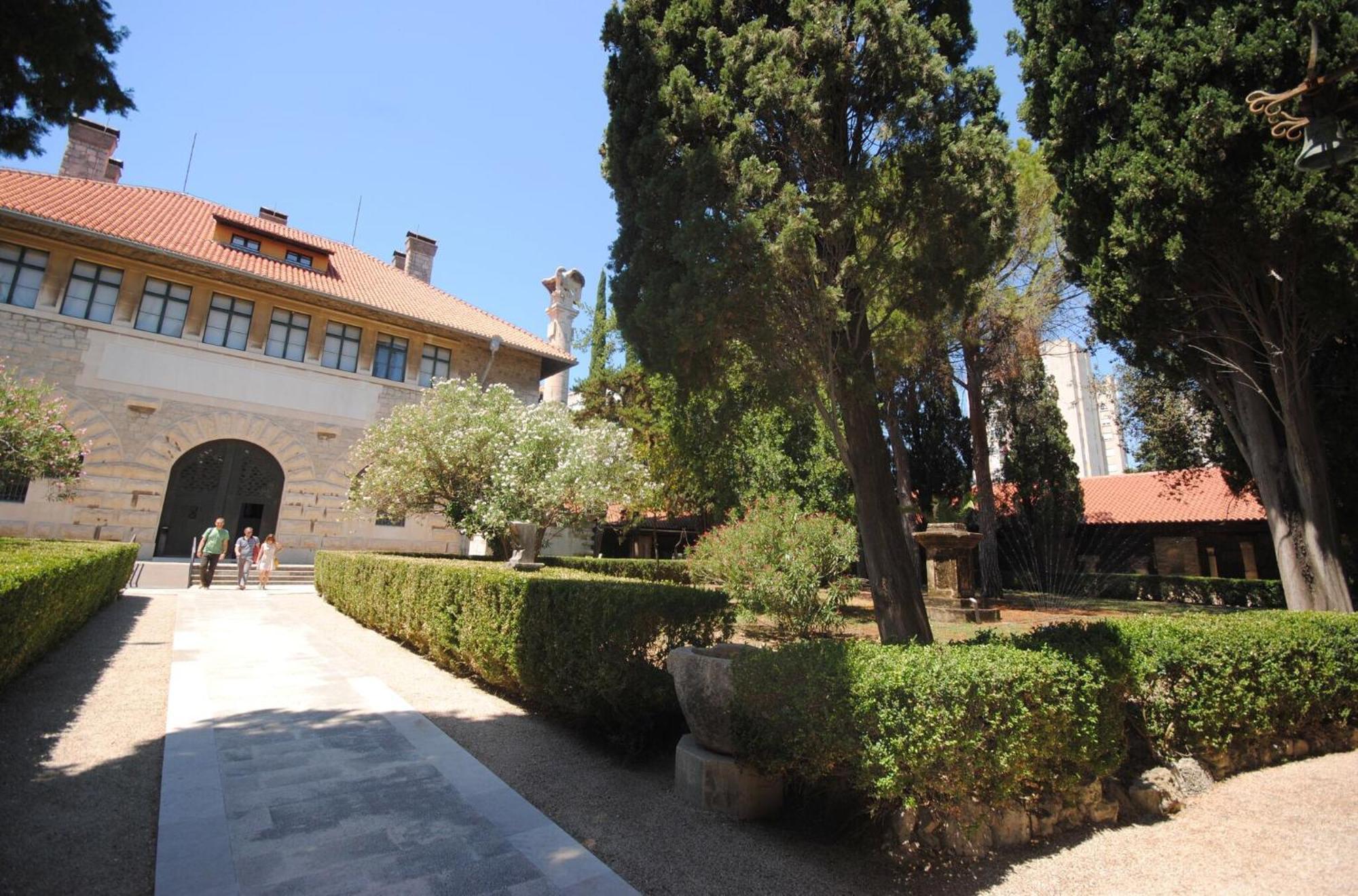 Apartment Gallery Split Bagian luar foto